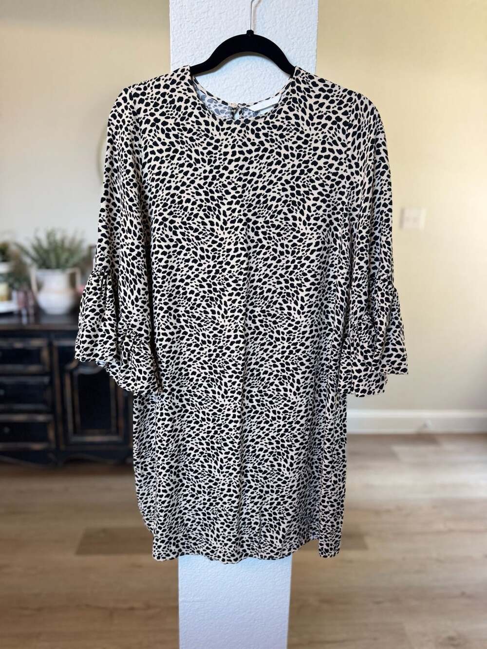 H&M Bell Sleeve Dress Size 14 Animal Print Keyhole Back